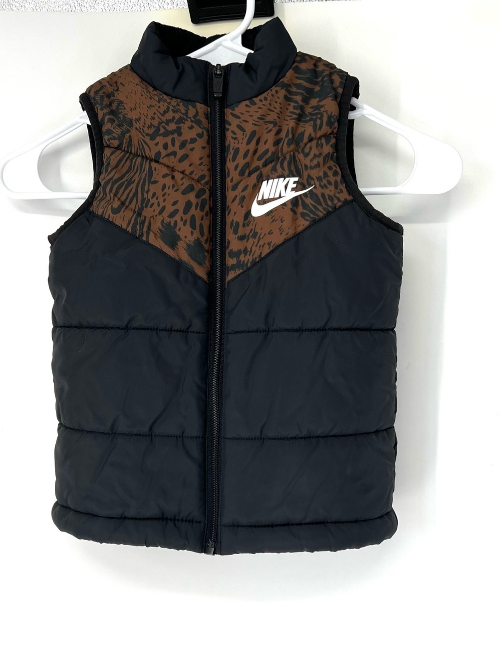 Nike puffer vest girls size XS (4)